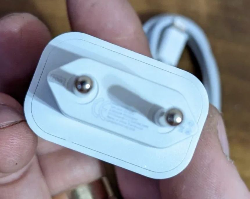 Зарядне швидке до iPhone PD 20w.