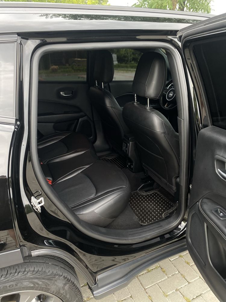 Jeep compass 80th