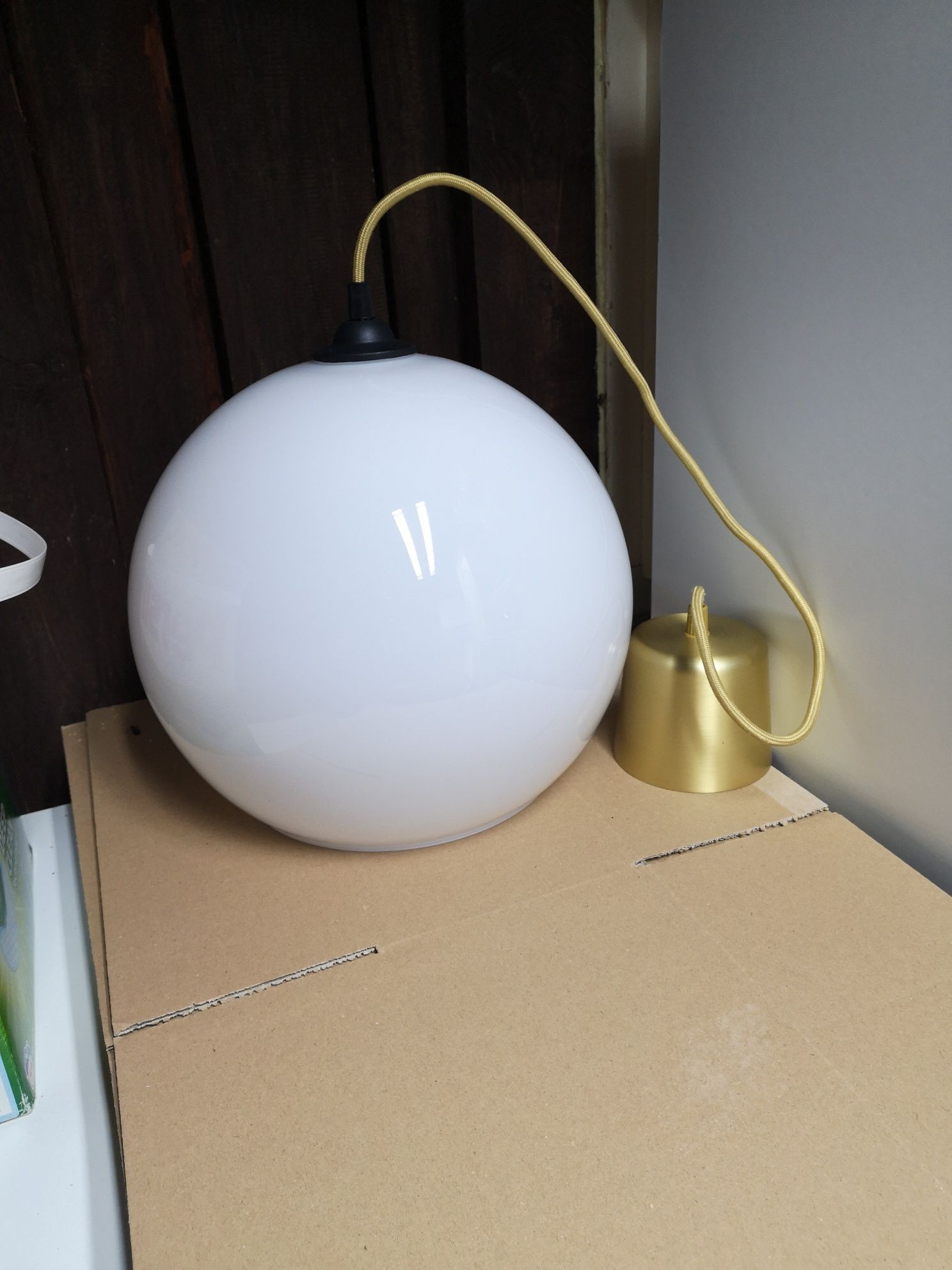 Lampa wisząca, duża kula