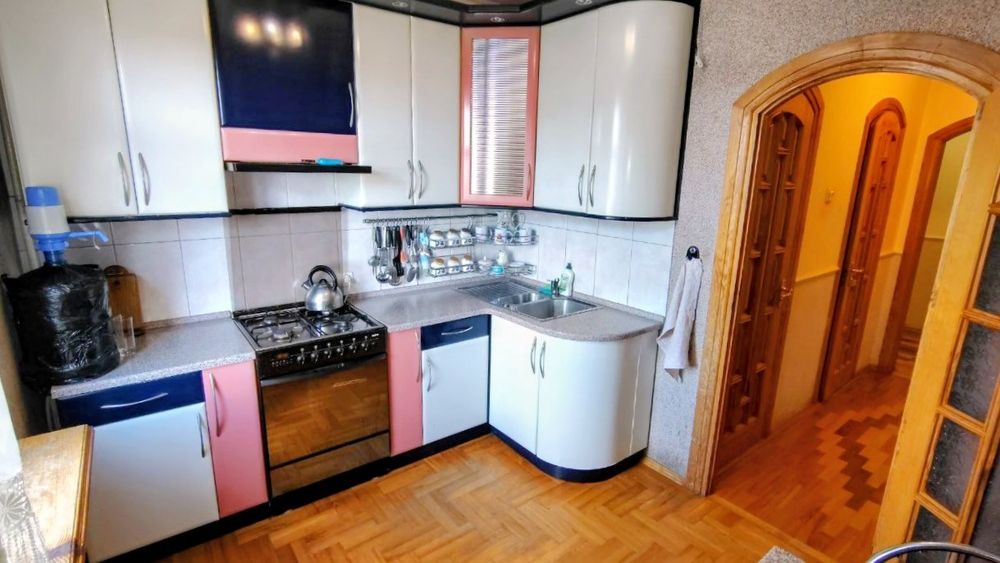 Продаж квартири на масиві Таращанській