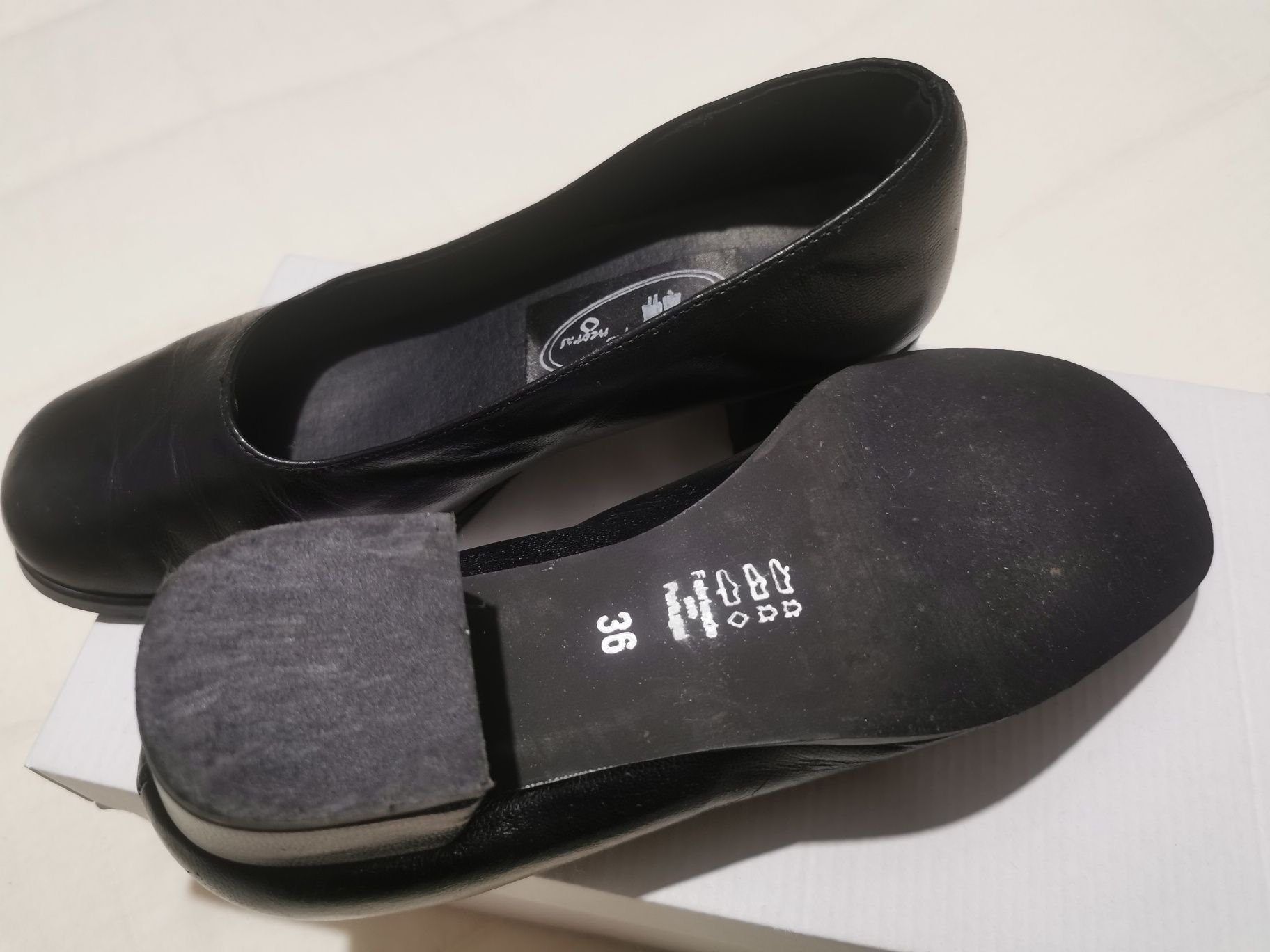 Sapatos para. Traje academico n. 36  em pele