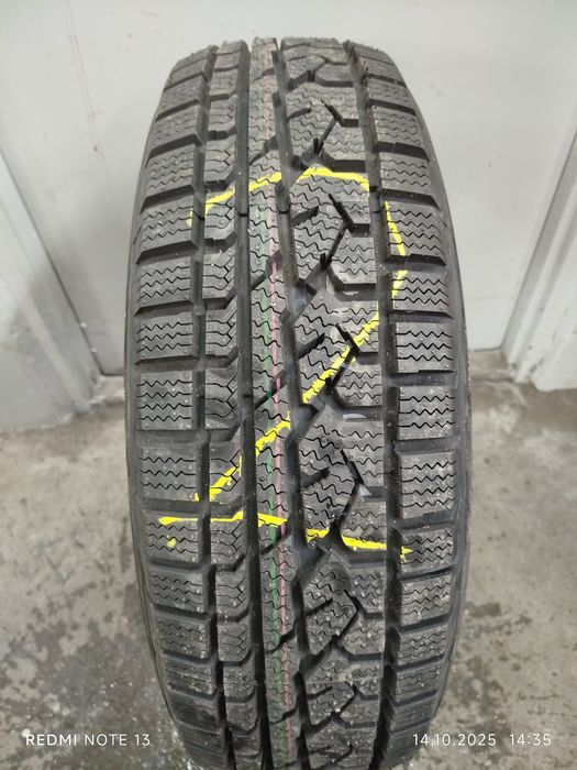 2x Opony KUMHO TYRE I`ZEN RV 215/70R/16 100T