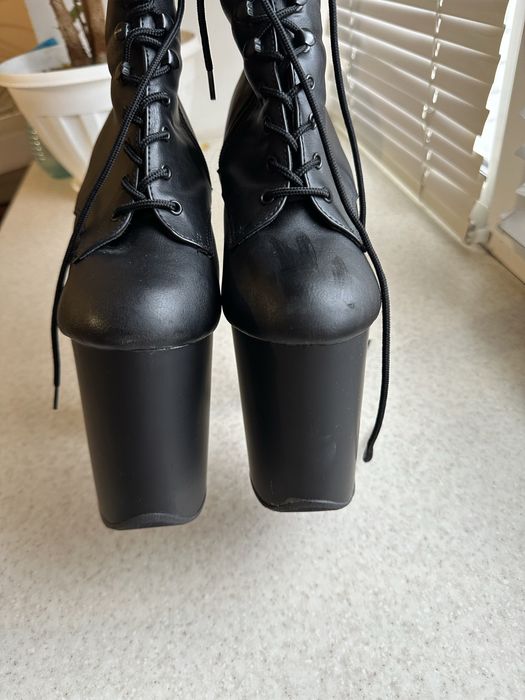 Танцювальне взуття Стріпи