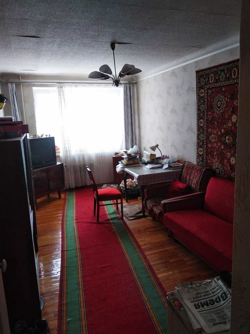 D1A  Продам 2к.кв. 2/5, Пятихатки, Центр.