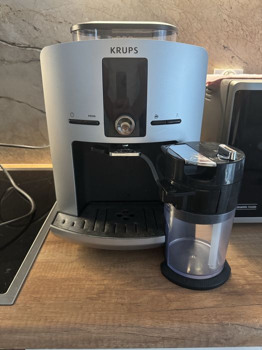 Кофемашина Krups EA82