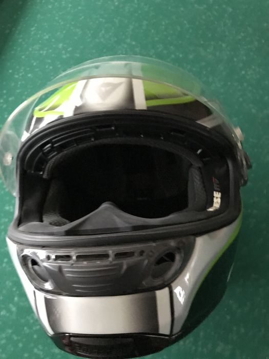 Шолом карбоновий XL