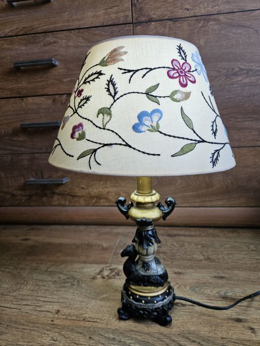 Lampka nocna stołowa