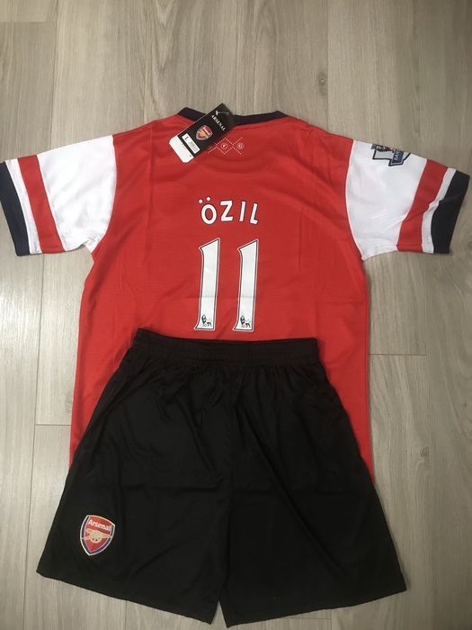 Розпродаж футбольних форм для дітей