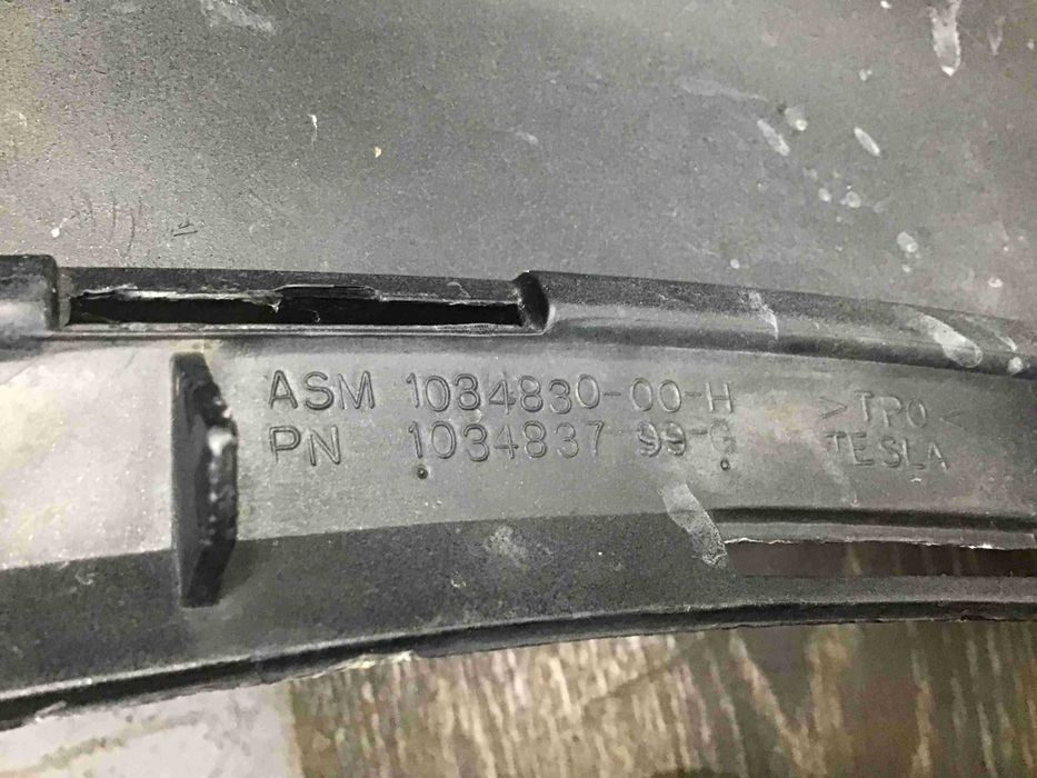 Передній бампер на Tesla Model X 103483000h