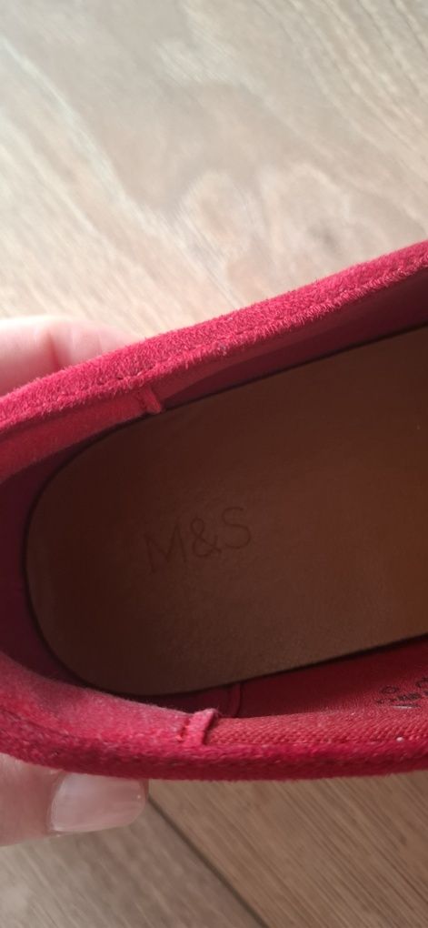 Czerwone mokasyny marks Spencer 38