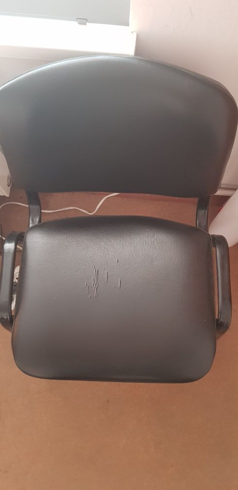 Стул офісний крісло офісне кожзам.