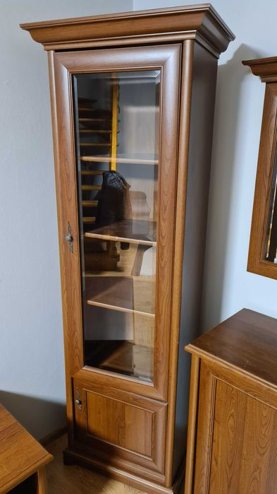 Zestaw mebli, komoda, witryna, szafka pod TV