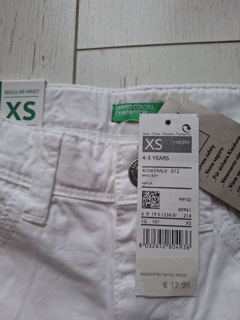Spodenki białe roz 110 z metką United Colors of Benetton