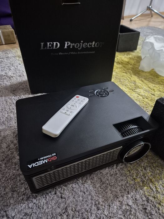 Projektor rzutnik GoMEDIA M5 TITANIUM WIFI Android