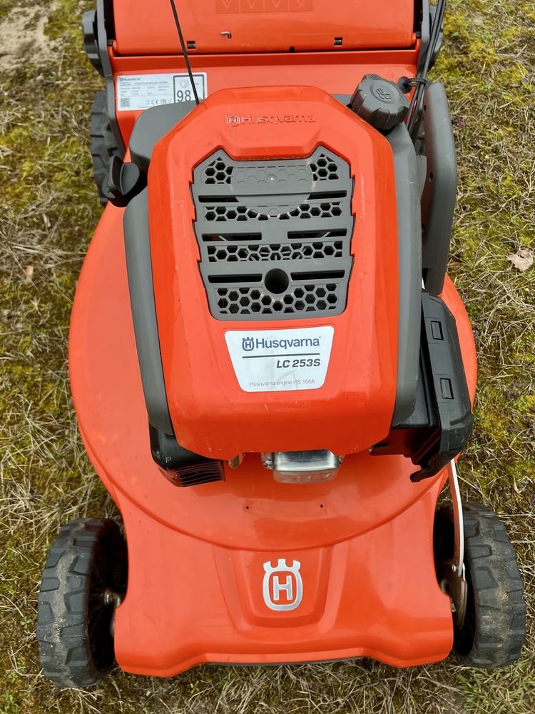 Kosiarka spalinowa z napędem Husqvarna LC253S