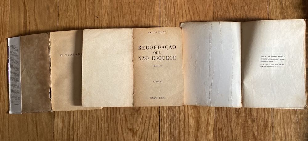 Vários livros antigos