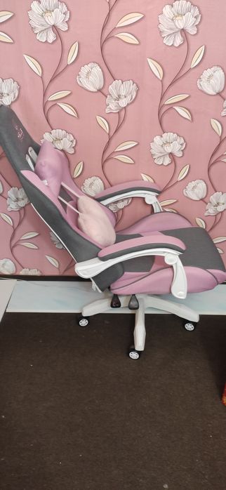 Крісло для геймерів.