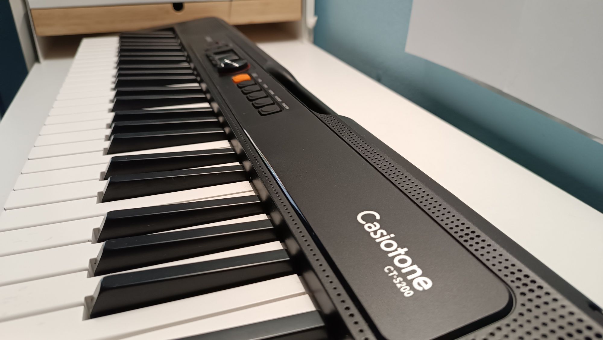 Piano elétrico Casiotone ct-s200 como Novo