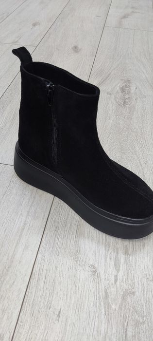 Жіноче взуття з натуральної замші