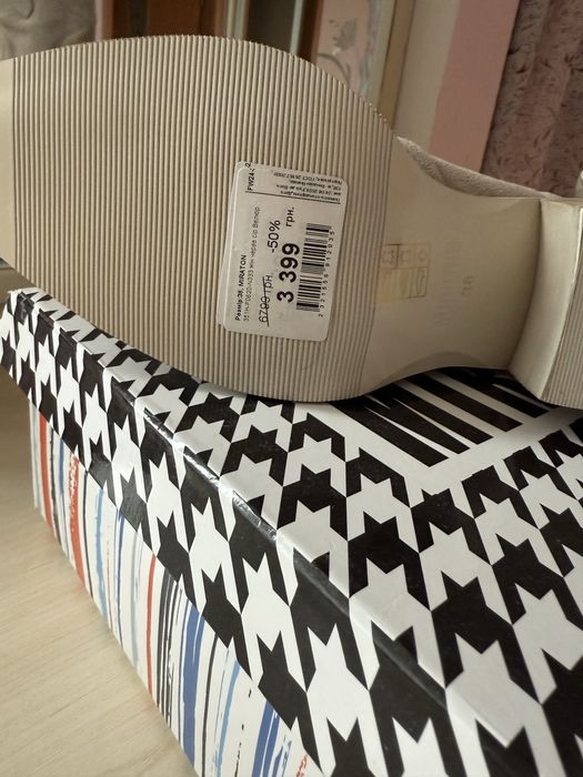 Продам трендові ботинки-козаки