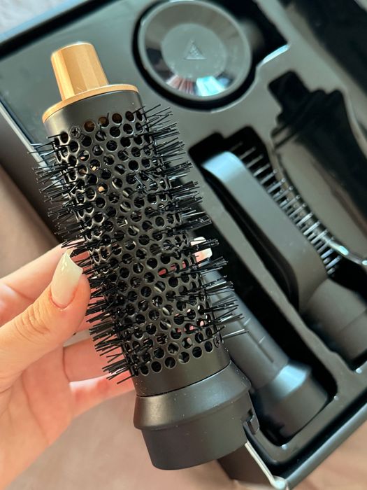 Фен з насадками для укладання