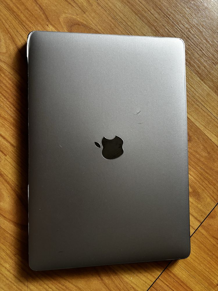 MacBook Pro 13-inch, 2019,Two Thunderbolt 3 port