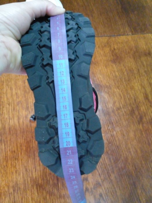 Сапожки на дівчинку рожеві 32розмір ..ідеальні