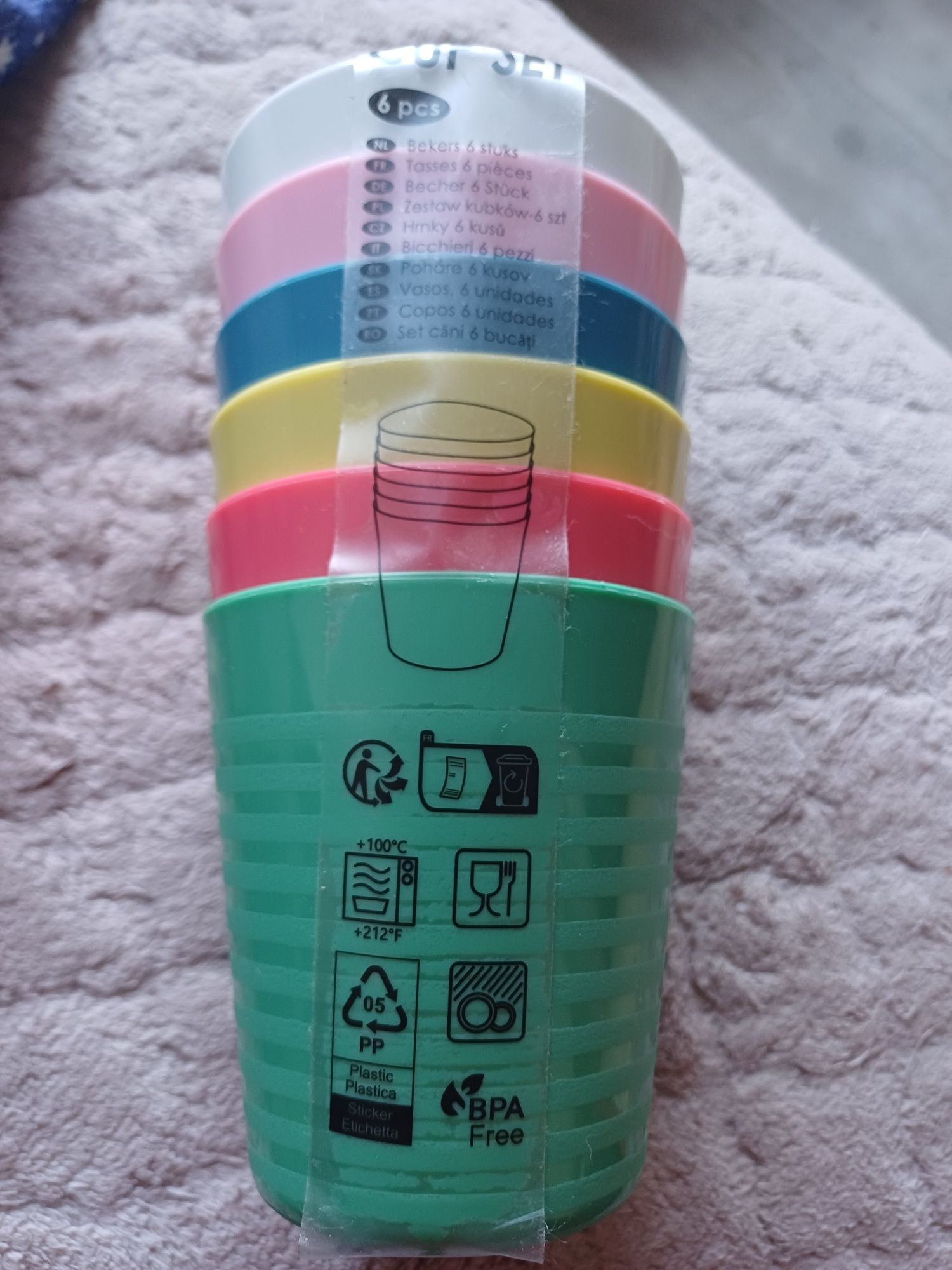 Kubki plastikowe.