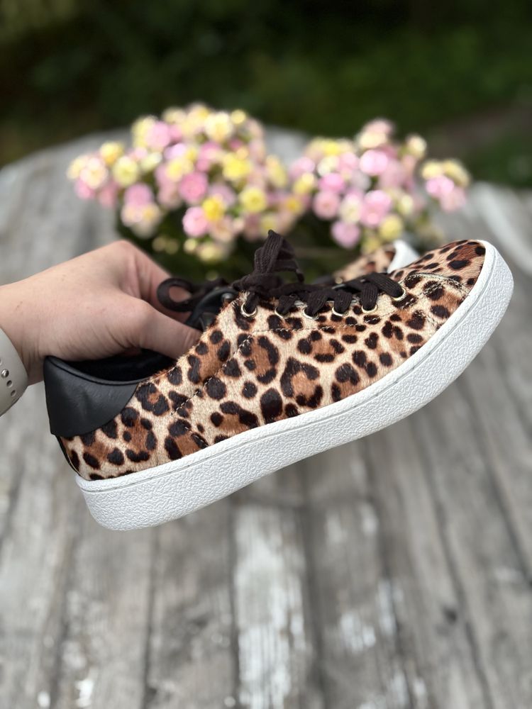 Buty sportowe w panterke Karen Millen  rozmair 37