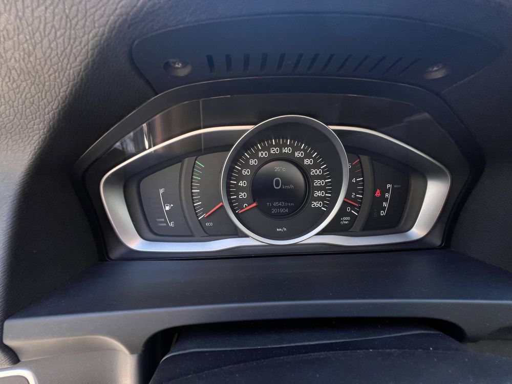 Volvo V60 2.0 D4 momentum, caixa automatica