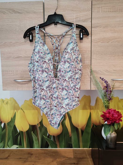 Piękny miętowy strój kąpielowy jednoczęściowy Atmosphere rozm 42 nylon