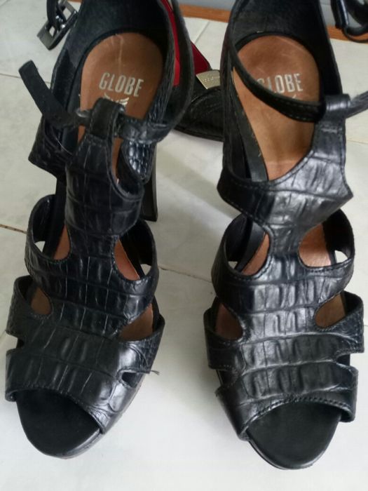 Sapatos em pele n.38 e 39.