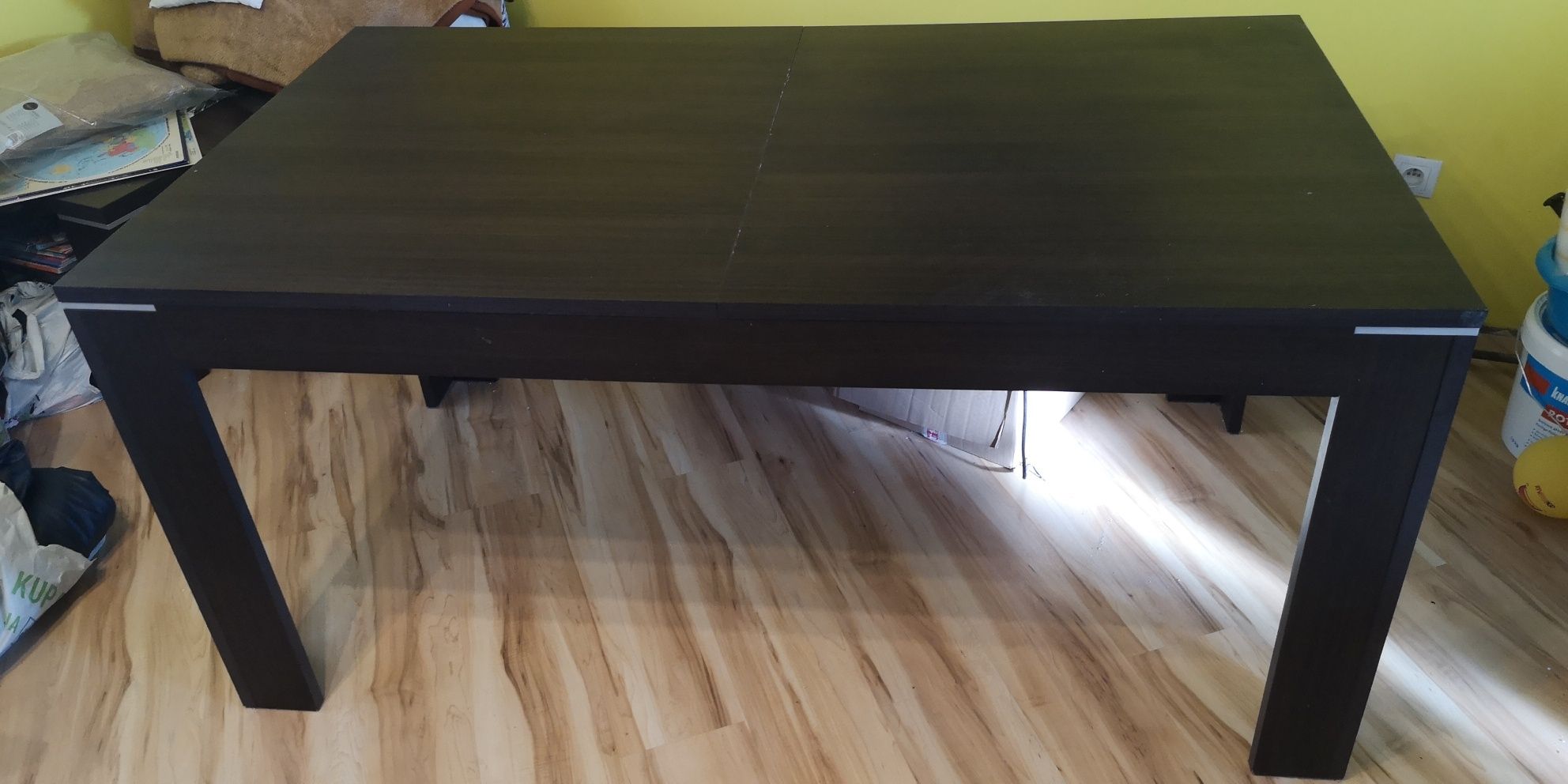 Stół w kolorze wenge