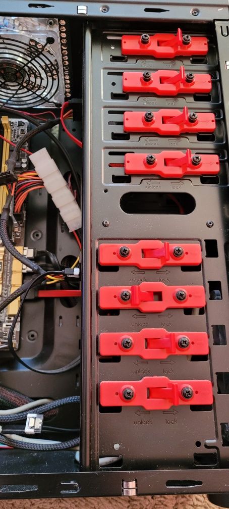 Komputer Stacjonarny Intel i5, 8GB RAM, SSD 256GB + Monitor 24 LG IPS