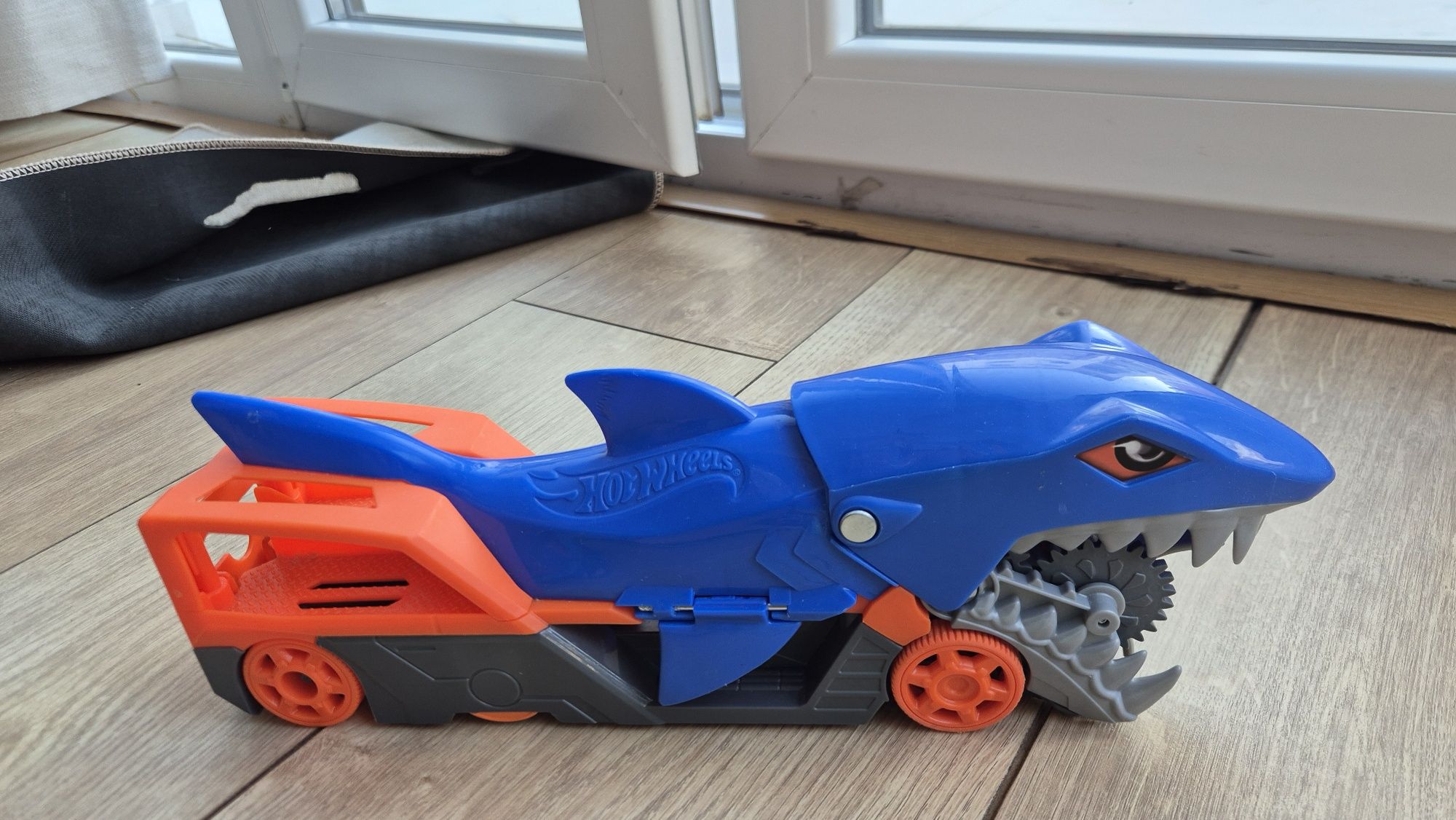 Tubarão Hotwheels