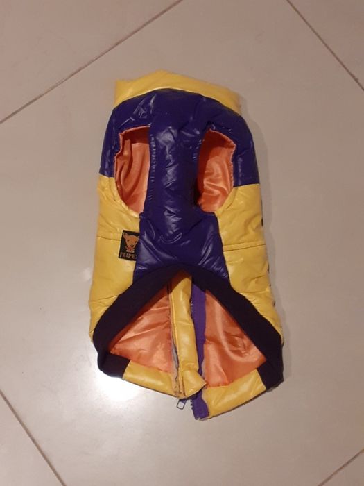 Kurtka dla małego pieska z logo Barcelony