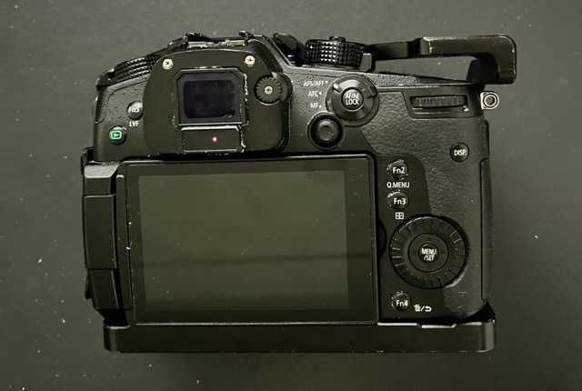 Panasonic Lumix DC-GH5 (Corpo) - 20.3MP