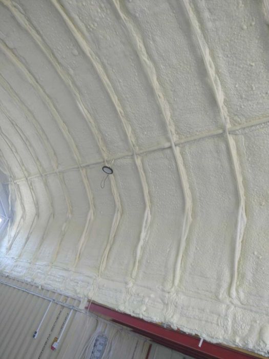Ocieplanie pianą PUR izolacje pianką poddasza stropów dachów