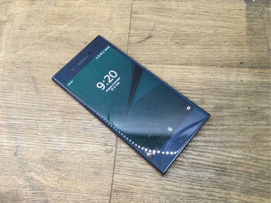 Sony Xperia XZ F8332