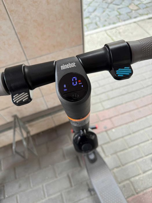 Hulajnoga Ninebot Kickscooter ES Series