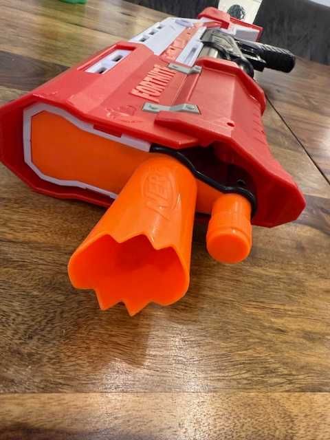 Nerf FORTNITE Bossmerg-12 pistolet