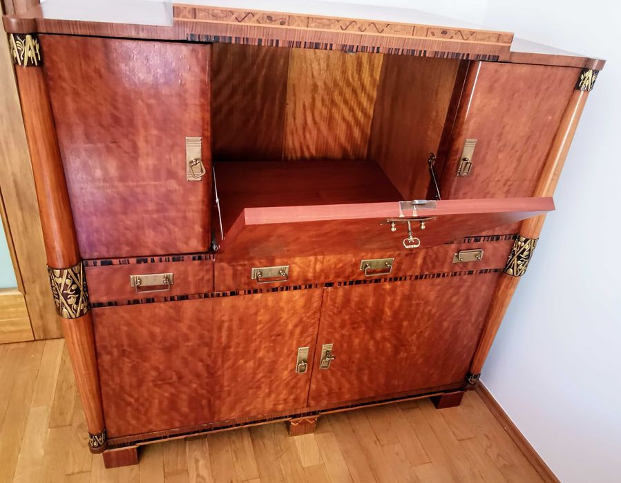 Piękny drewniany kredens Art Deco, intarsjowany. ponadstuletni