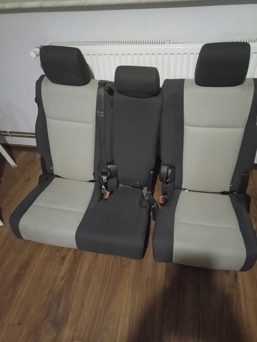 Sprzedam zestaw 7 osobowy  fotele Dodge Journey