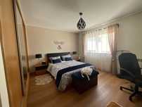 Quarto numa Moradia para Senhor