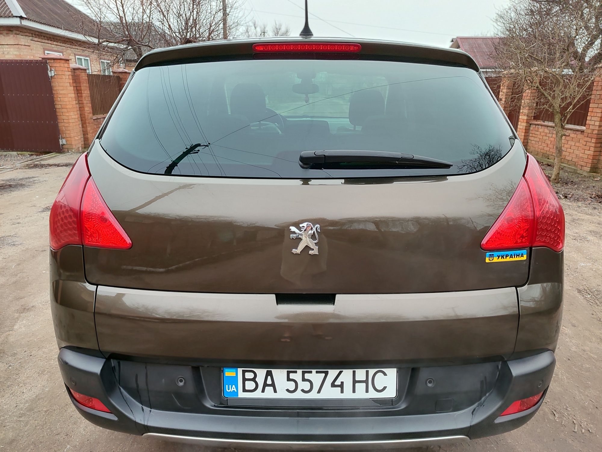 Машина Peugeot 3008