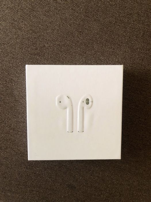 Наушники Apple AirPods