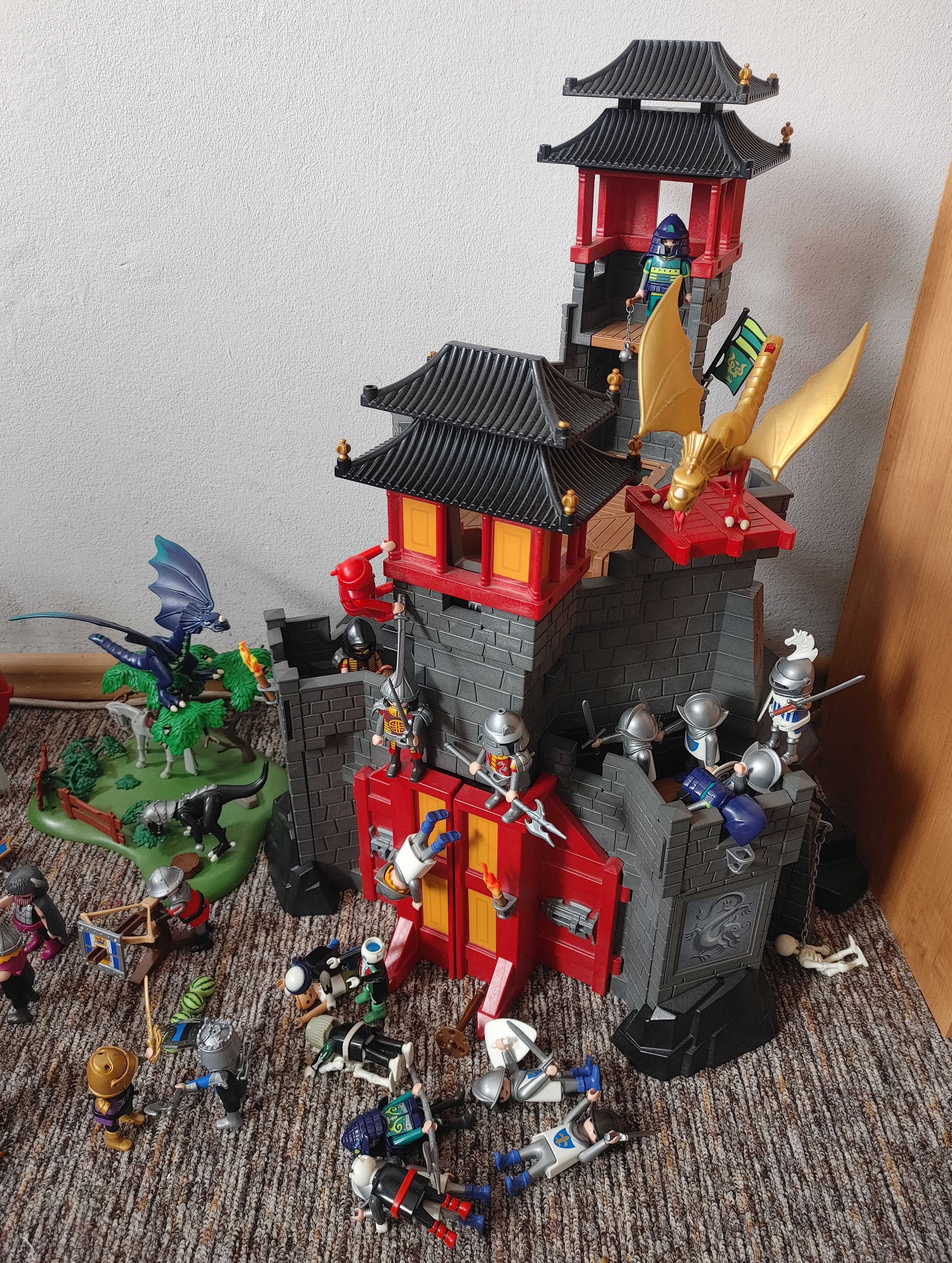 Playmobil - zamek ze statkiem i z rycerzami