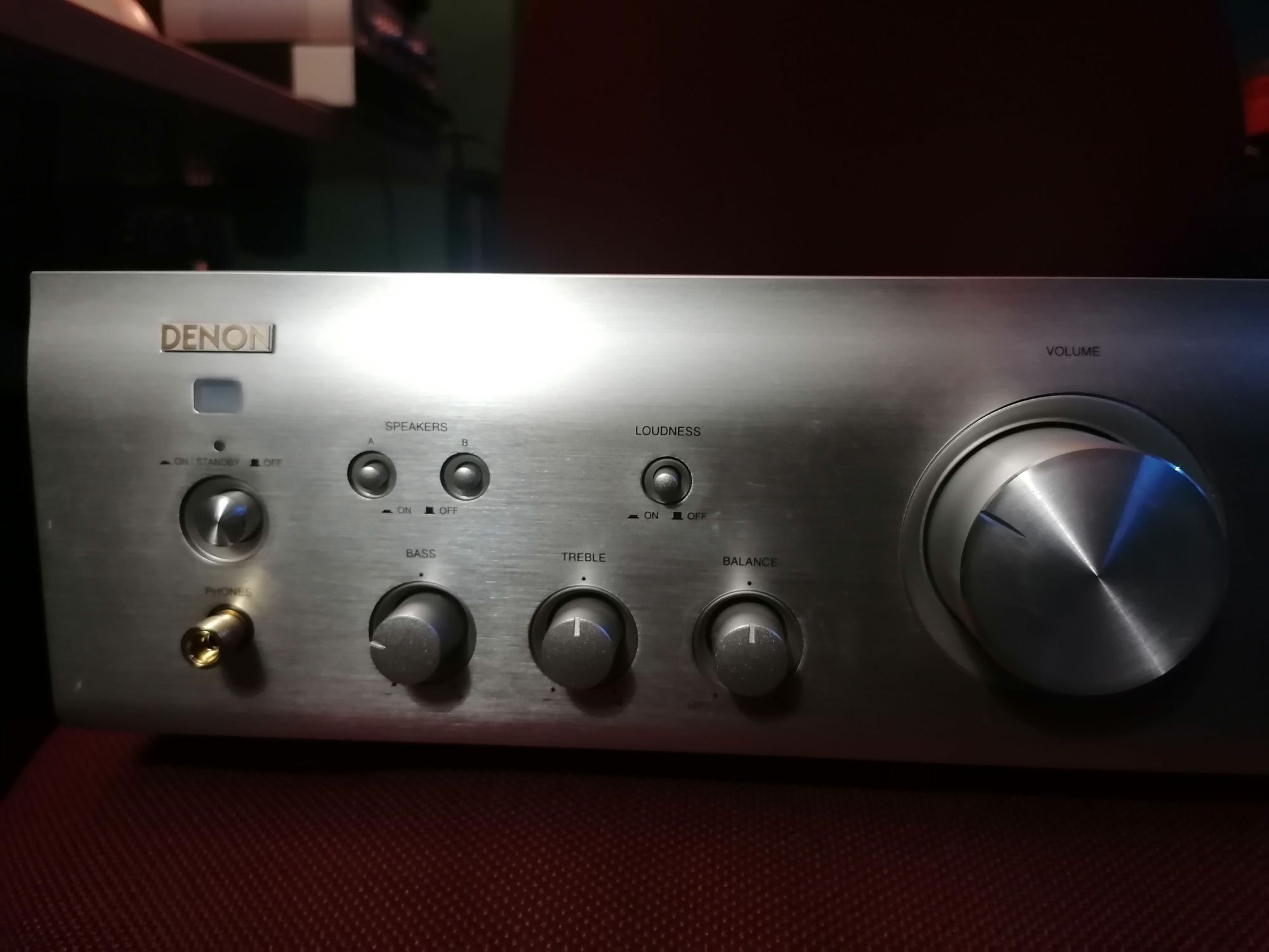 Amplificador Denon PMA-700AE