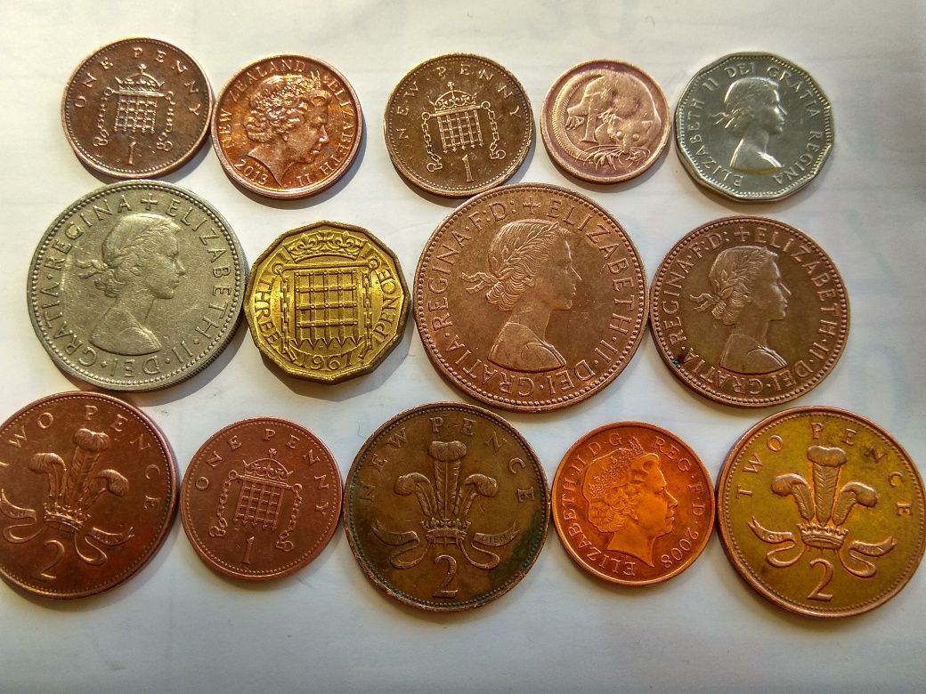 Королева Елизавета 2 на монетах мира.Англия.Австралия,НЗеландия,Канада