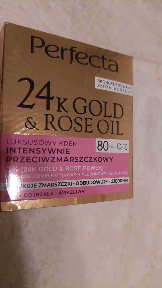 Perfekta luksusowy krem przeciwzmarszczkowy 70+
Złoto i olejek różany